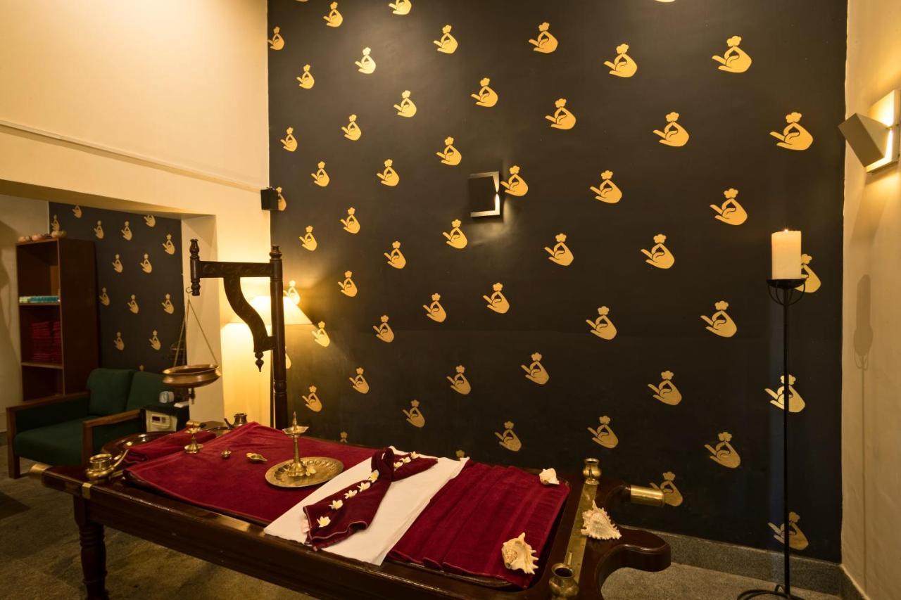 Heritage Madurai Exterior photo Ayurvedic massage table
